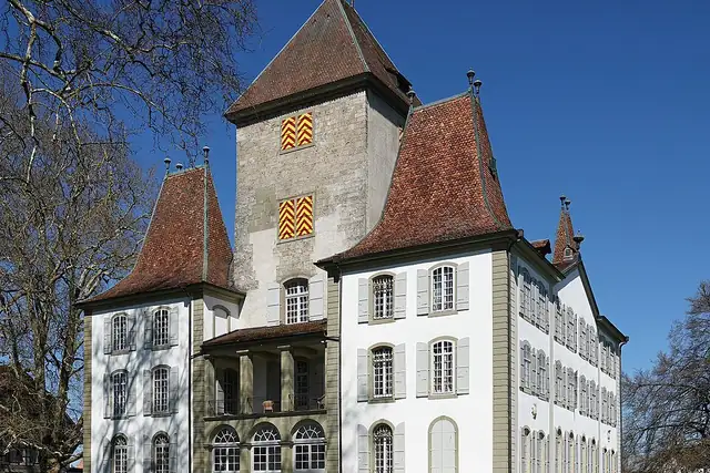 Schloss Jegenstorf – Burg oder Schloss, 12 km von Bern