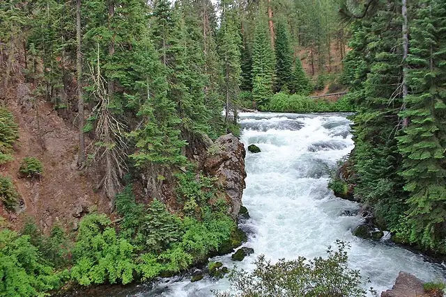 Benham Falls – Waterfall, 15 km from Bend