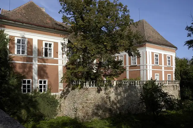 Schloss Schrattenthal – Castle, 19 km from Znojmo
