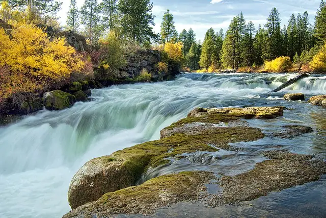 Dillon Falls – Waterfall, 14 km from Bend