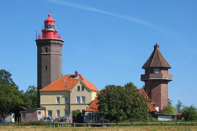 Leuchtfeuer Dahmeshöved – Leuchtturm, 21 km von Neustadt in Holstein