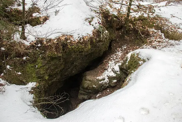 Alfelder Windloch – Höhle, 14 km von Altdorf bei Nürnberg
