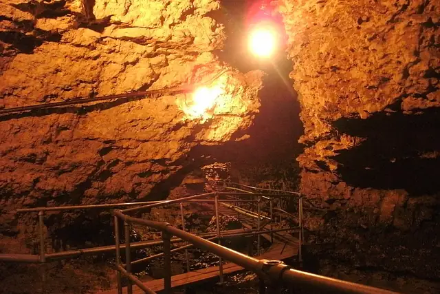 Tschamberhöhle – Höhle, 19 km von Basel