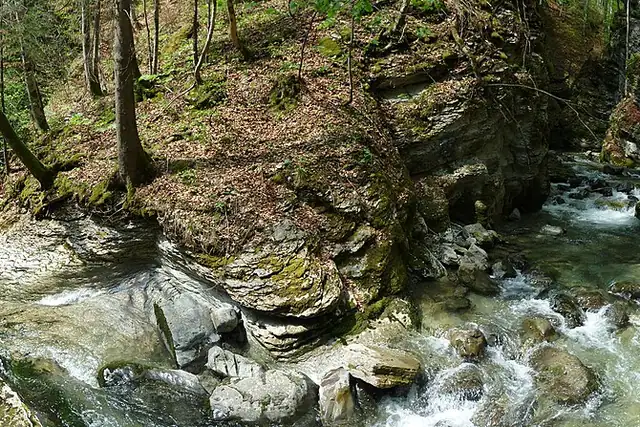 Unterer Thuwasserfall – Wasserfall, 17 km von Vaduz