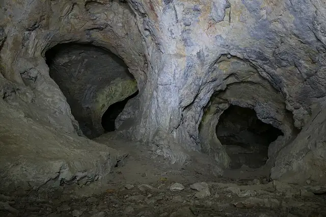 Fünffenstergrotte – Höhle, 19 km von Graz