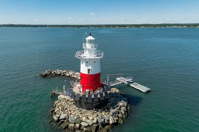 Greens Ledge Lighthouse – Lighthouse, near Darien