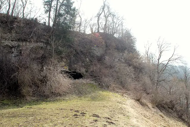 Kulthöhle Zillis – Höhle, 25 km von Chur