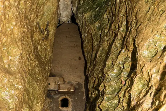 Brunnsteinhöhle Eingang 2 – Höhle, 17 km von Forchheim