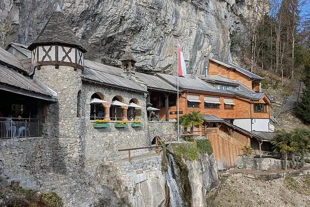 St.Beatus-Höhlen – Höhle, 14 km von Thun