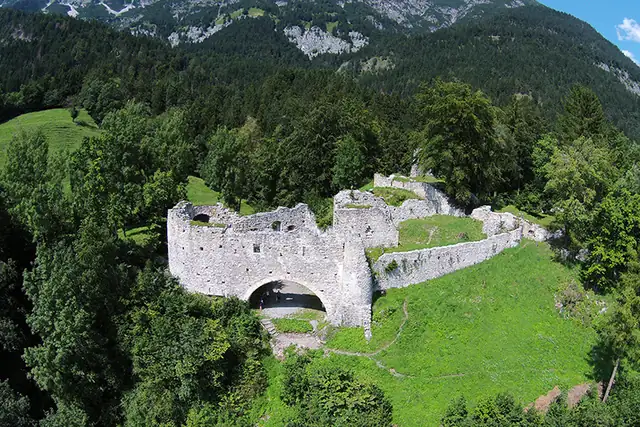 Burgruine Thaur – Castle, 7 km from Innsbruck