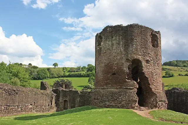 Castell Ynysgynwraidd – Ruine, 21 km von Hereford