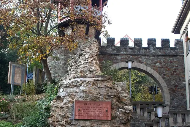 Heidenmauer – Ruine, bei Wiesbaden