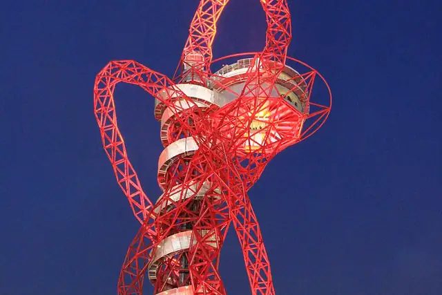 ArcelorMittal Orbit – Aussichtsturm, 8 km von London