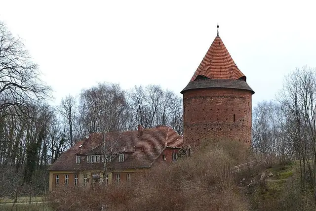 Plauer Burg – Burg oder Schloss, 28 km von Parchim