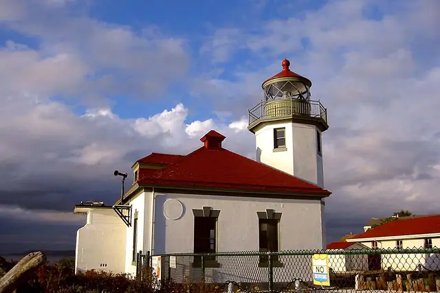 Alki Point Lighthouse – Lighthouse, 7 km from Seattle