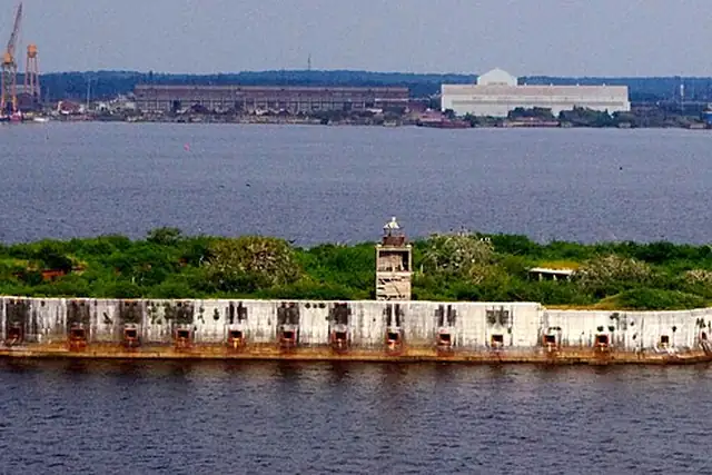 Fort Carroll – Fort, 12 km from Baltimore