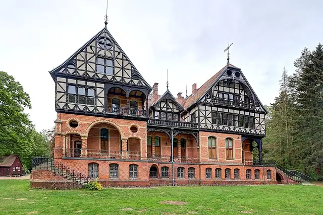 Jagdschloss Gelbensande – Burg oder Schloss, 10 km von Ribnitz-Damgarten