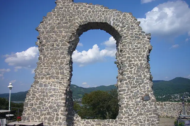 Rolandsbogen – Ruine, bei Bad Honnef