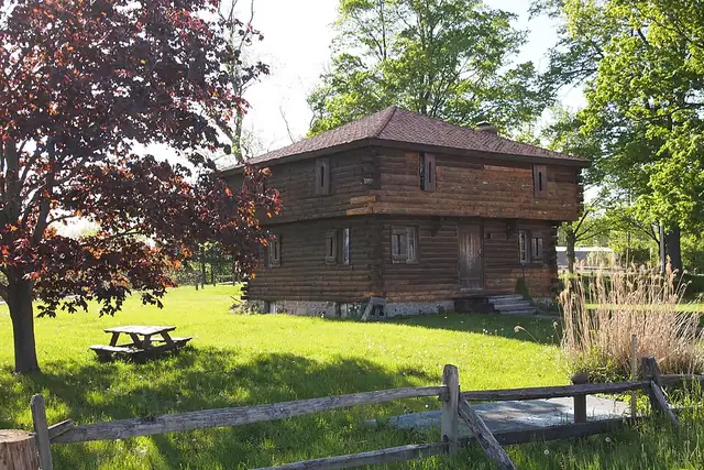 Fort Brewerton Historic Site – Festung, 7 km von Clay