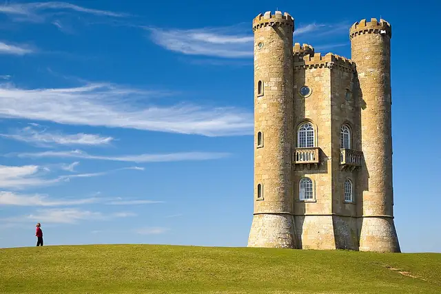 Broadway Tower – Lookout tower, 11 km from Evesham