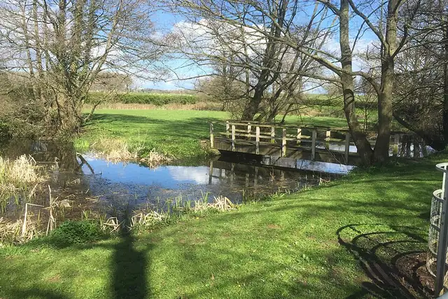 Hen Gwrt Moated Site – Ruine, 18 km von Pontypool